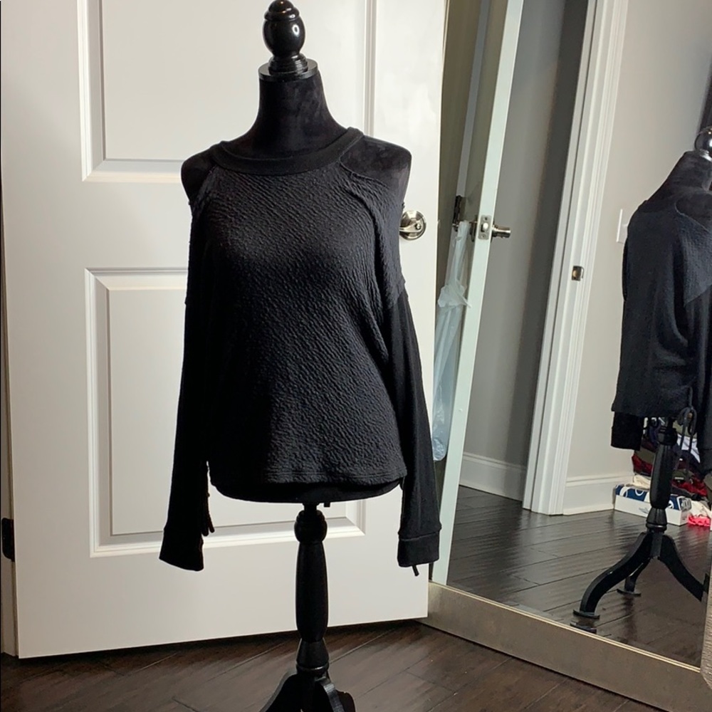 Cold shoulder sweatshirt